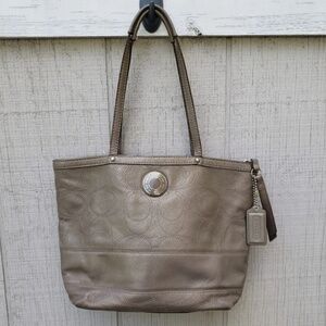 Vintage Coach - Coach Metallic Signature Leather Zip Up Lined Tote Shoulder Bag